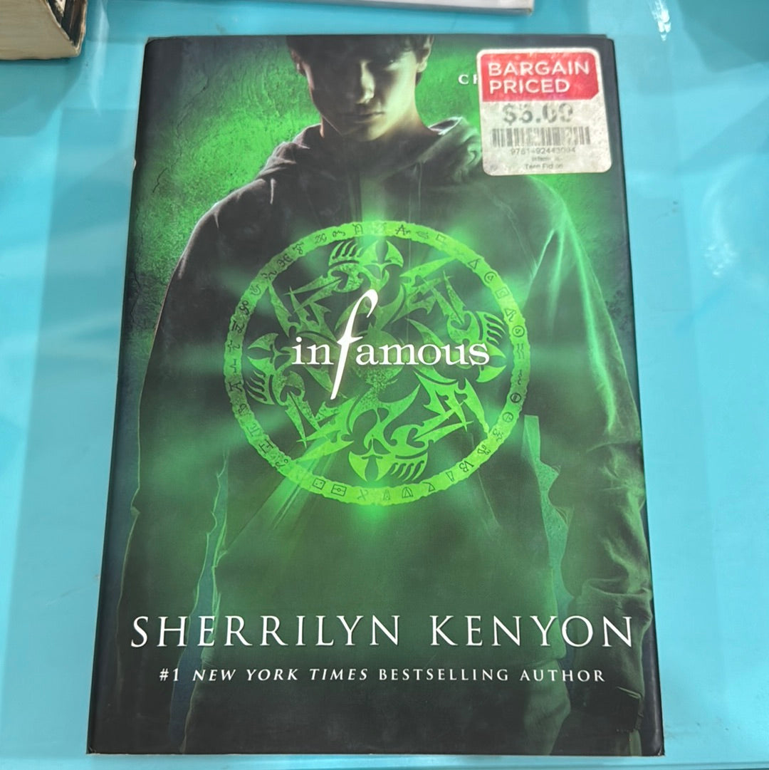 Infamous – Sherrilyn Kenyon ￼